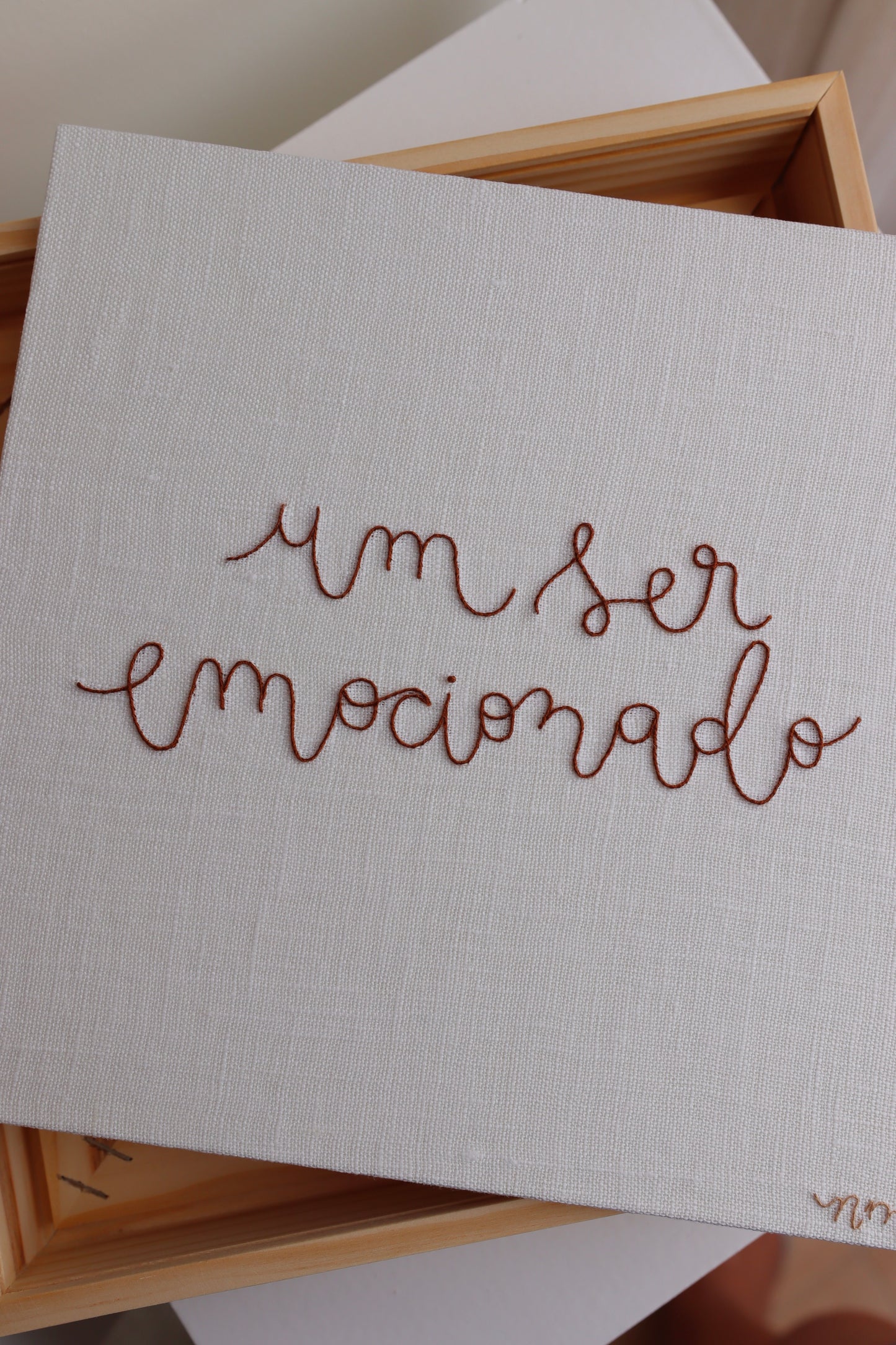 ── Emocionado